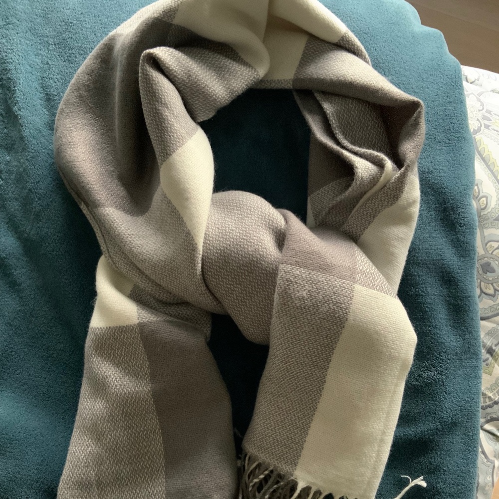 Yankee candle winter scarf